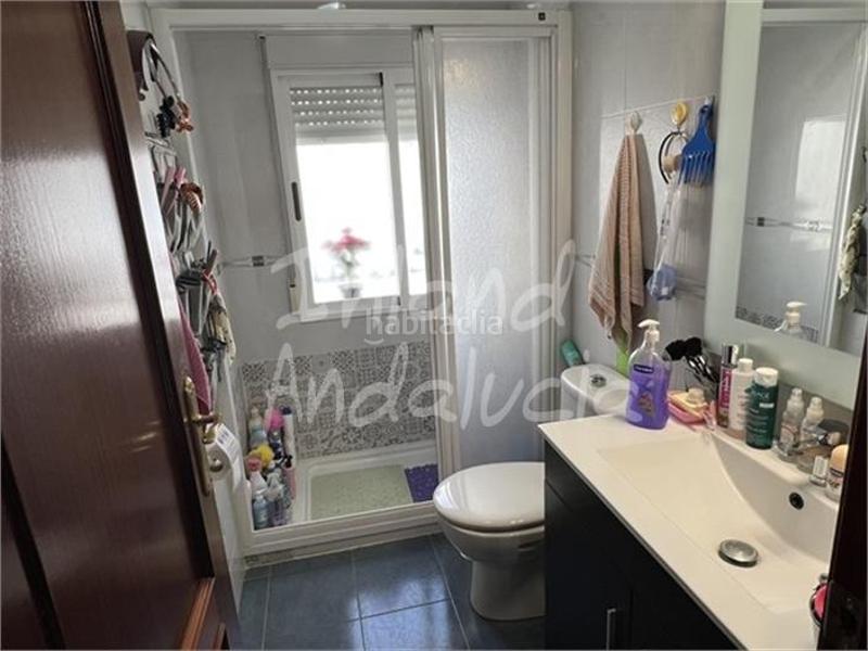 Foto 7faabad0-f0a6-4bb8-ae09-32db9a41a86b. Casa adossada amb aparcament piscina a Moclín