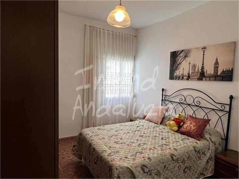 Foto ba59ae3e-f3c4-4b97-8cf8-2be42730594f. Casa adossada amb aparcament piscina a Moclín