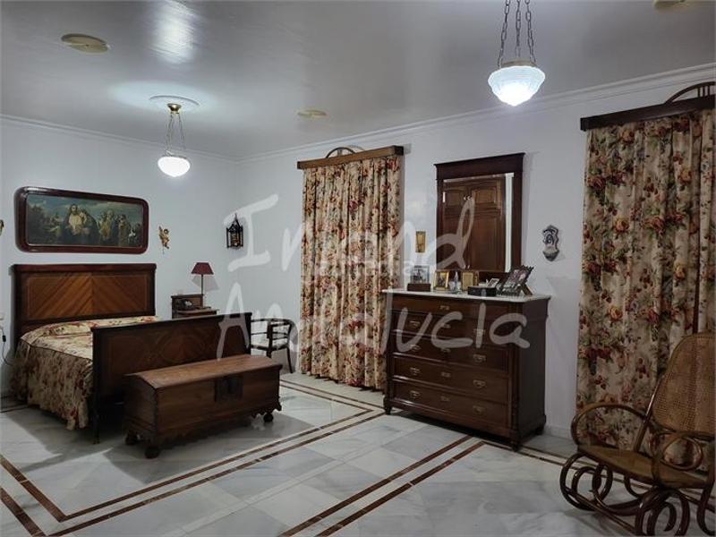 Foto 644f7ccc-5bbc-4a8f-920b-ebf8cfe74c7b. Casa adosada en Encinas Reales