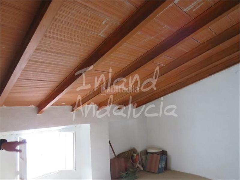 Foto 7e56aac3-2b05-44d9-bbaf-a3f673cd1aa5. Casa adossada amb aparcament a Martos