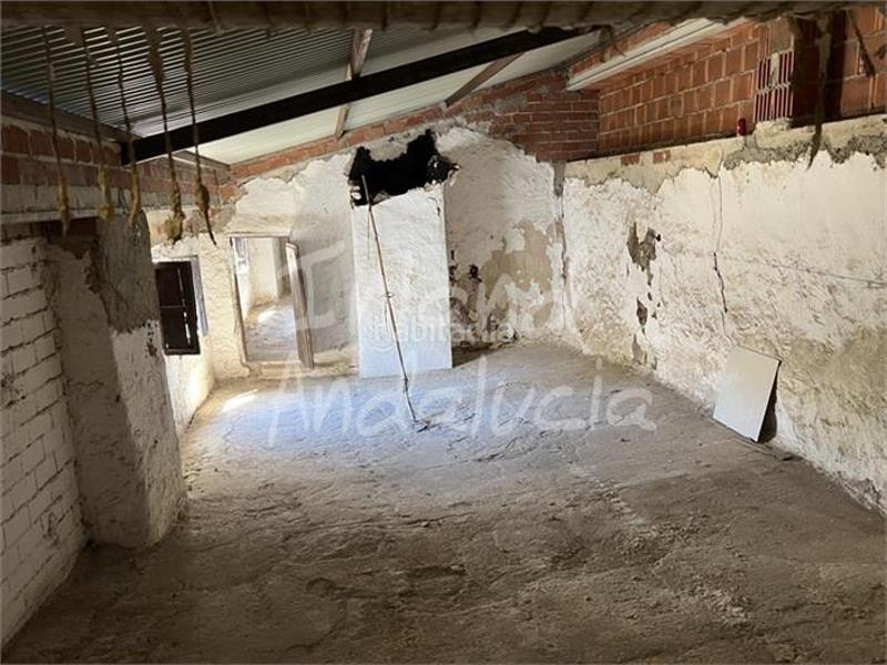 Foto 52edf0f5-6931-43ea-b9dd-acdfdfcbe3e9. Casa adossada amb aparcament a Alcalá la Real