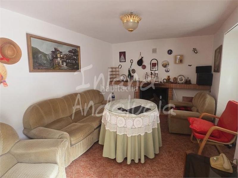 Foto e6c32932-16e0-4918-a8e1-3b0a1fc5440e. Casa a schiera in Alfarnate