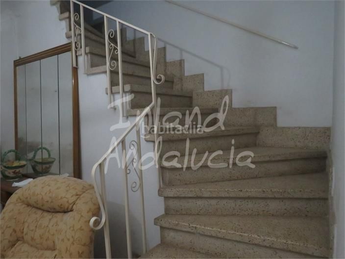 Foto 16da125f-ddbf-4158-a92a-027c1e51171a. Maison jumelée dans Martos