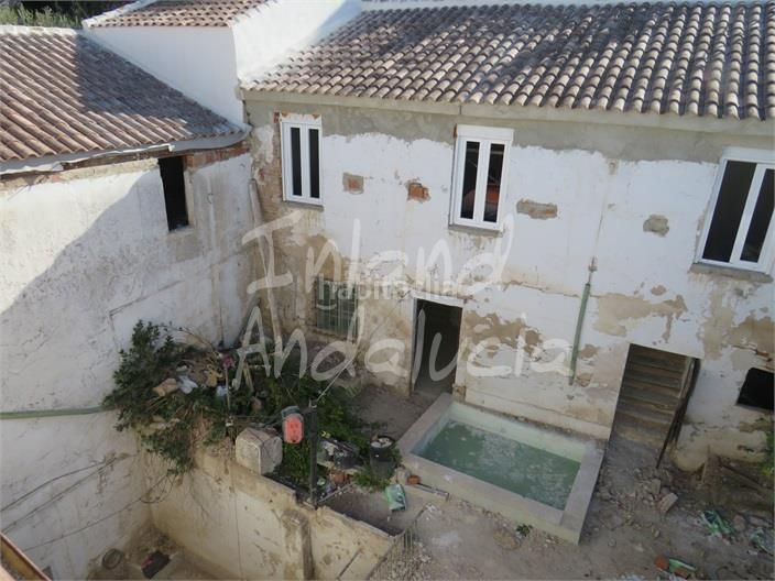 Foto 1a5bf9f5-47d4-455a-b7f9-27a289b4cf4a. Maison jumelée avec piscine dans Martos