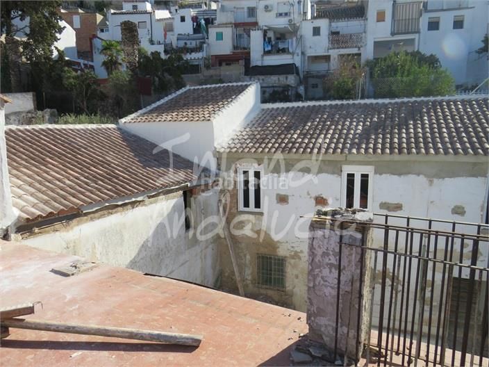 Foto 3655cd55-7a14-4a89-9079-9fe79394cd46. Maison jumelée avec piscine dans Martos