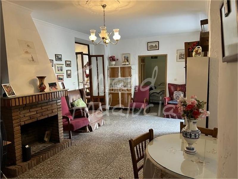 Foto 6bf0505e-0eca-4b76-addb-6abbd861cce1. Casa adosada en Luque