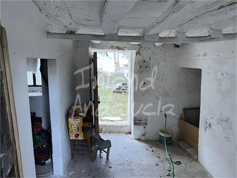 Foto b3cbfc89-a4df-4fbf-8134-204dcbf08819. Semi detached house with parking in Zuheros