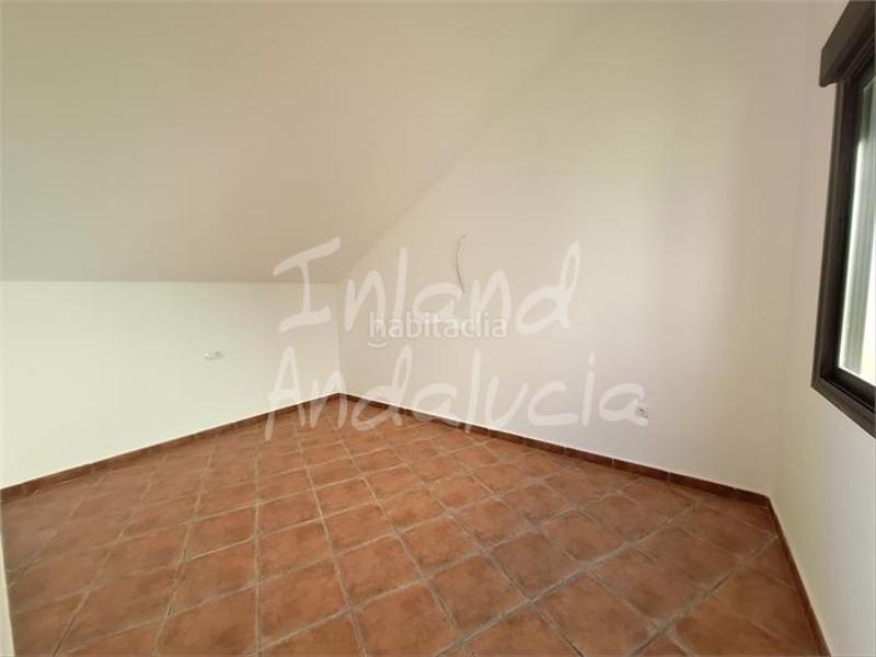 Foto b37e70a4-0438-4514-b881-843c906804d4. Apartament amb piscina a Alcaucín