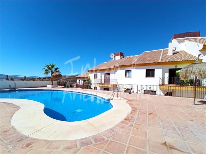 Foto a15583b3-45d4-4aae-8ddd-43bd9ac7b9b4. Apartment with pool in Alcaucín