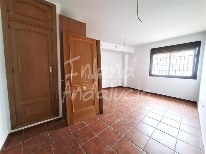 Foto f060e6d5-7c84-49ea-aca8-99f933c1718b. Apartment with pool in Alcaucín