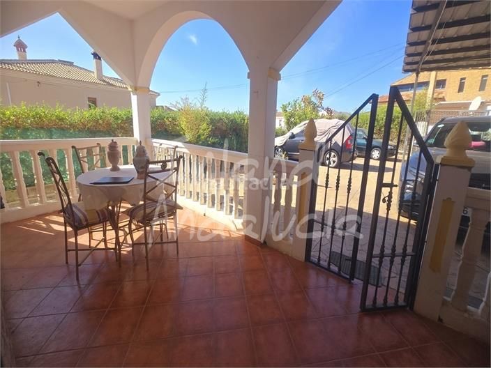 Foto 716b8298-8323-46d3-be5c-544e9ec16ff9. Chalet with parking in Alcaucín