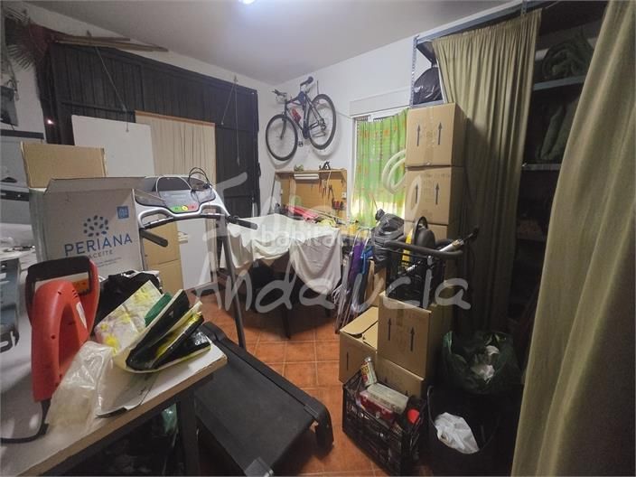 Foto ff29b959-5106-4bbf-87ec-a9cdf3219e6b. Chalet with parking in Alcaucín