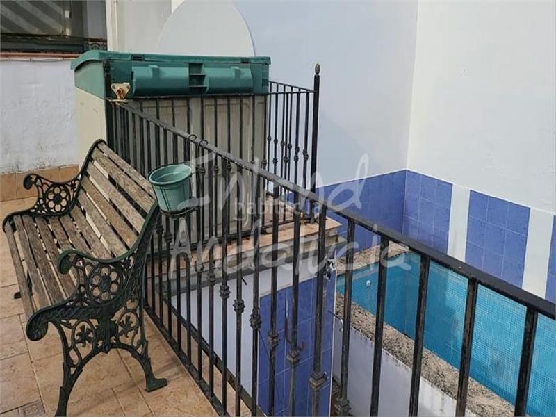 Foto 41c9e653-a3ce-4cd9-81a9-2e8d8783a496. Casa adossada amb aparcament piscina a Villanueva de Algaidas