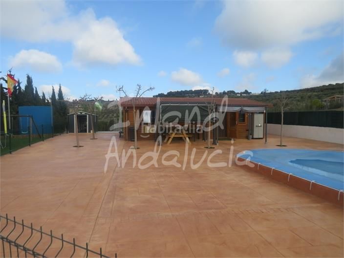 Foto e6b1cfa2-8251-472f-b995-6972af2c2cfb. Chalet en Martos