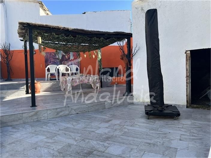 Foto 5f2beb1c-5448-4590-9b68-6e3b1ab07fca. Casa adosada en Moclín