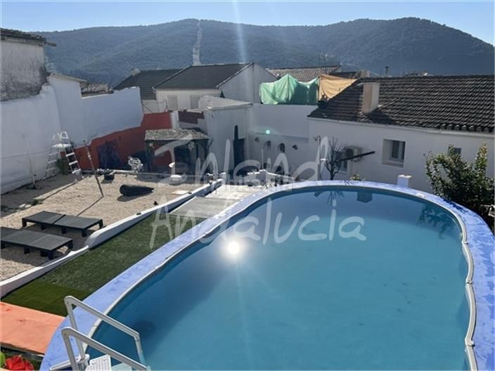Foto fcc963f1-8331-4c70-8a35-fd6c65791d22. Casa adosada en Moclín