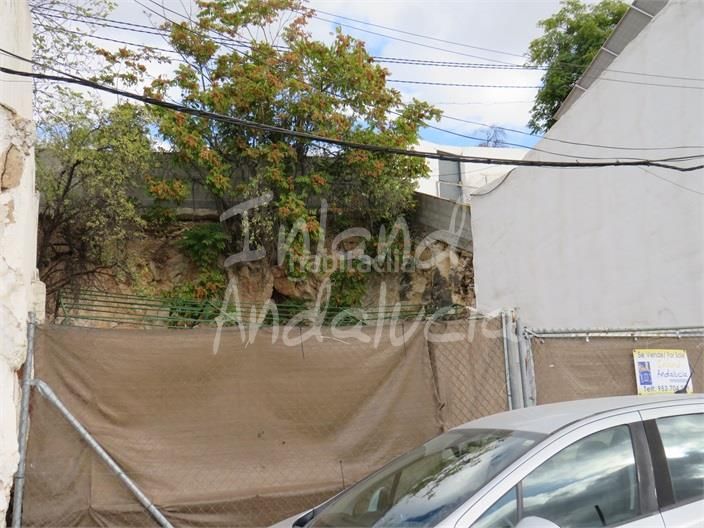 Foto 13566797-b97f-4e25-ad93-11de2a899525. Terreny residencial a Alcaudete