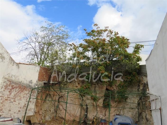 Foto fd59b89f-b1d2-42a3-b49c-d94bdd4e43d9. Terreny residencial a Alcaudete