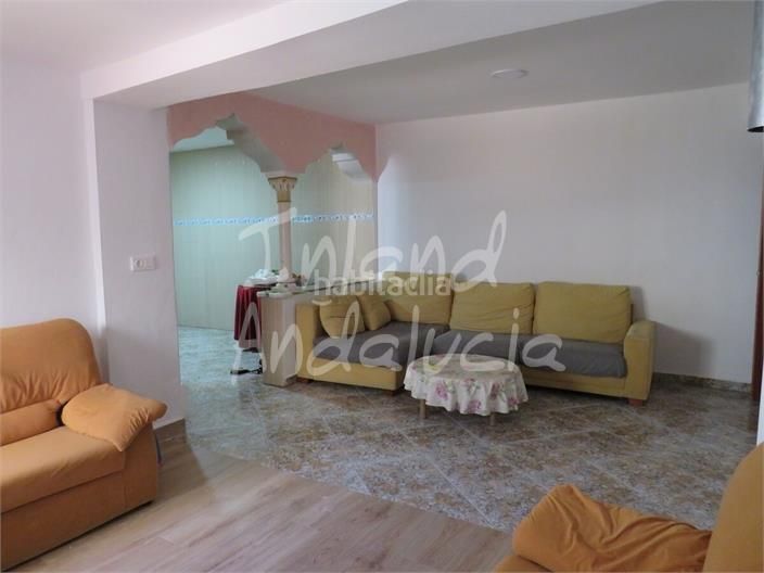 Foto 51a36073-2582-4d1b-8148-99fb6ef50b0e. Casa adosada en Martos
