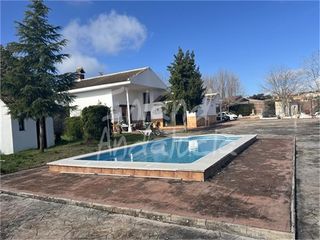 Chalet in Alcalá la Real