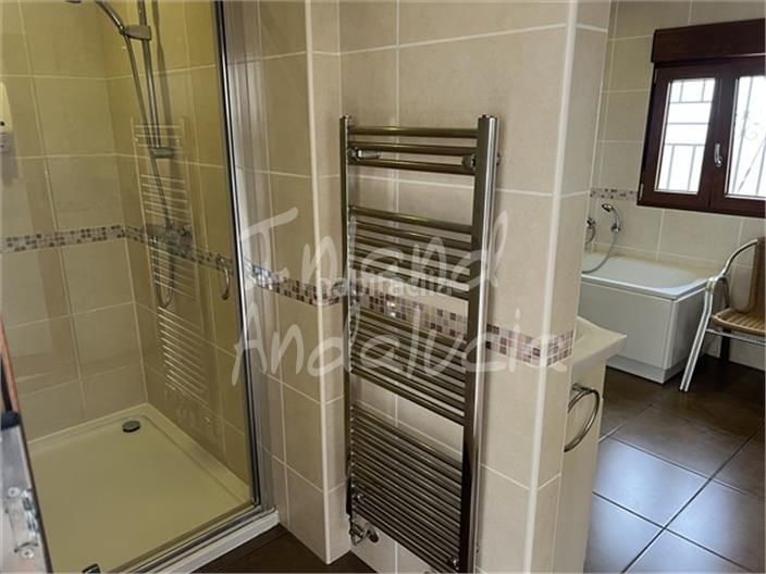 Foto 7ddf063c-3cdb-4eb0-a36d-98c8613bd6c0. Casa adossada amb piscina a Alcalá la Real