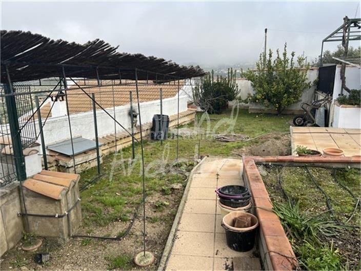 Foto 846ec0ad-6fe2-4d89-ac2a-a7dba90bd2dc. Casa adossada amb piscina a Alcalá la Real