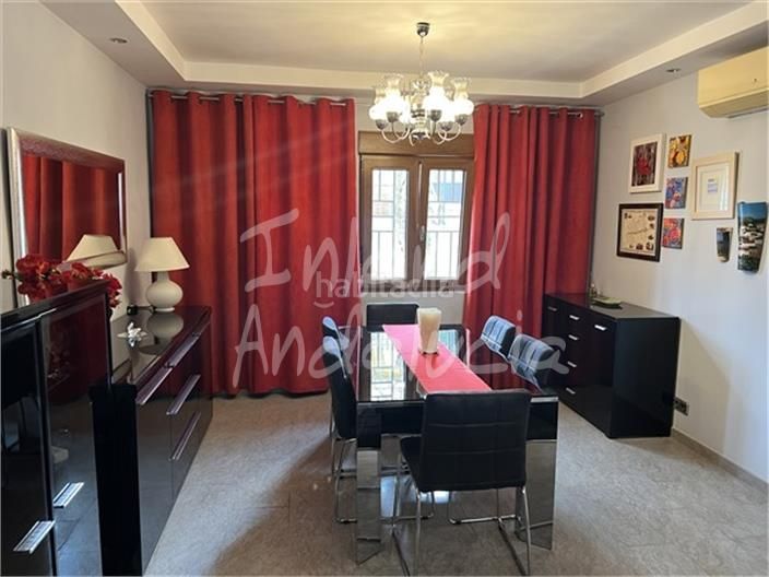 Foto d16d15fa-9e69-447c-a05f-78b564dacf0b. Casa adossada amb piscina a Alcalá la Real