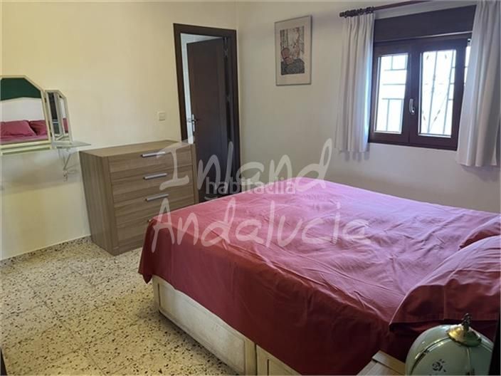 Foto d61b99e8-9eee-47c5-b34e-0dbd5b36adc0. Casa adossada amb piscina a Alcalá la Real