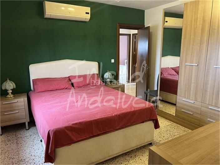 Foto d8b2f7a4-6c52-4bbb-a4ad-d3f8cf829278. Casa adossada amb piscina a Alcalá la Real