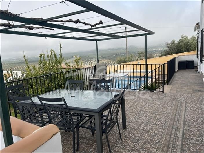 Foto efdea845-d734-408e-8c37-14b5be0b2d2d. Casa adossada amb piscina a Alcalá la Real