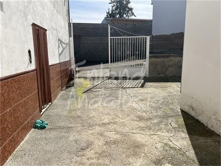 Foto 4eb6c88f-9df4-4ba1-8721-884903f41d8e. Casa adossada a Alcalá la Real