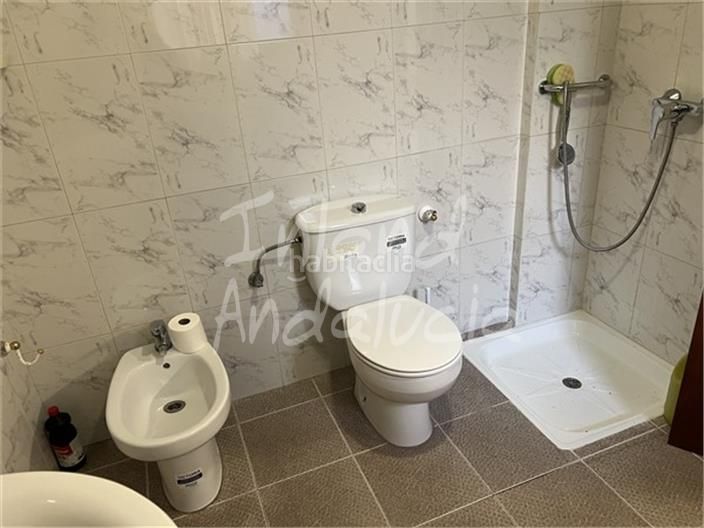 Foto cbb0b326-3735-411c-b749-4e40c9140bd0. Casa adossada a Alcalá la Real