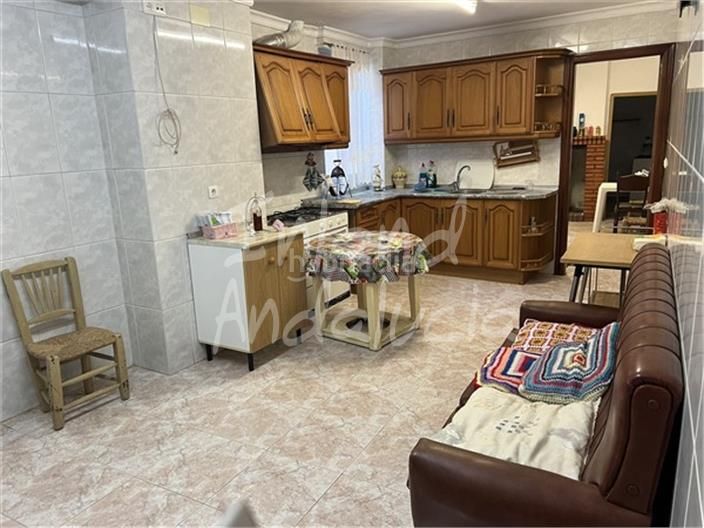 Foto deb9b6a8-2b3a-46e3-9e90-ddf34a4d88b0. Casa adossada a Alcalá la Real