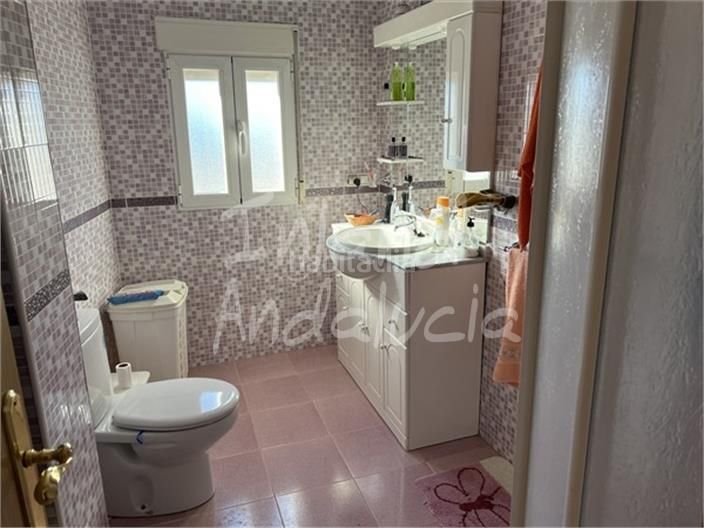 Foto 25515f43-6ac1-40ea-9b0a-19199e7d6c3b. Maison jumelée dans Moclín