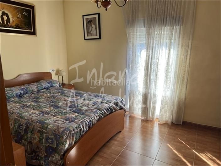 Foto d7cba5db-da58-4620-8240-e793b18e9438. Maison jumelée dans Moclín