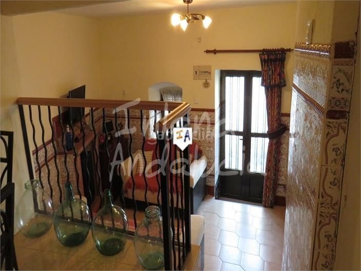 Foto 09f2e869-d97d-4815-9c8c-aefd9e035e7c. Casa adossada a Martos
