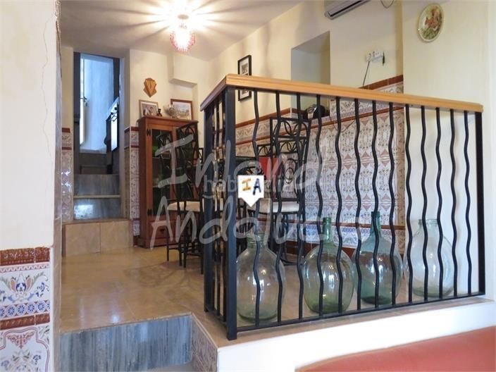 Foto 16d14b86-d28e-40a3-b058-2ad469674007. Casa adossada a Martos