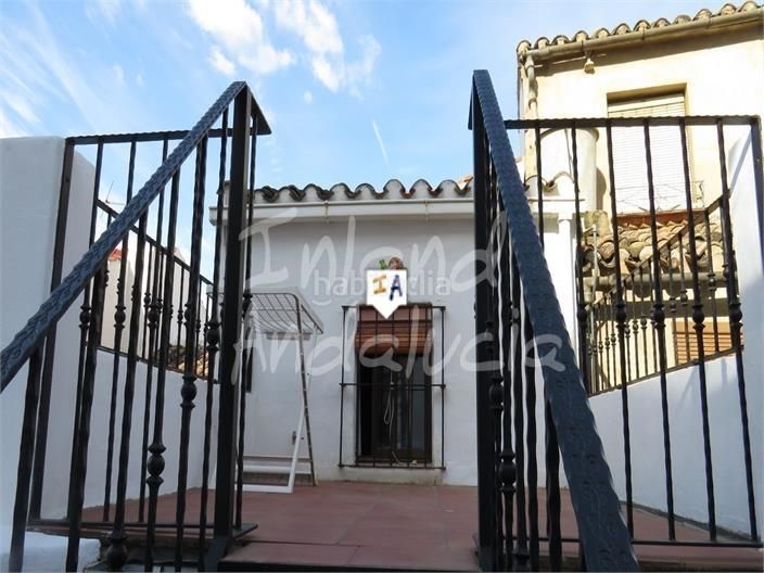 Foto c5fcb8f3-6e29-47eb-90b8-c5bdeb61cf88. Casa adossada a Martos