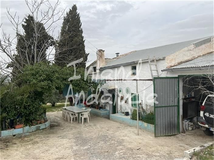 Foto f495f035-a18c-483c-b21d-55058b15cabd. Terreno residencial en Alcalá la Real