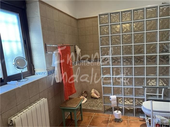 Foto 22c3f839-f8fd-429c-ad38-fc0399cc387d. Masia amb aparcament piscina a Alcalá la Real