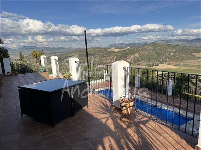 Foto 281c8304-74c7-4a25-a256-1f0cf58211e0. Masia amb aparcament piscina a Alcalá la Real