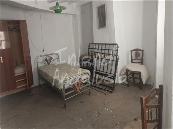 Foto 5a33e651-e8d4-4e9a-a426-c01bc6e32637. Casa adossada a Castillo de Locubín