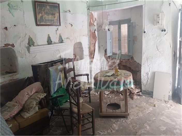 Foto a892ba84-8038-41fb-b072-fcff677b8646. Casa adossada a Castillo de Locubín