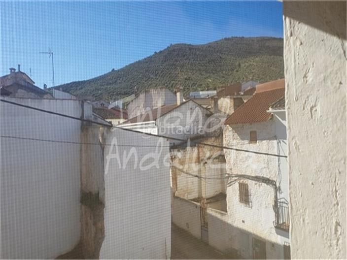 Foto d574a567-87d7-489d-a038-aace271fce95. Casa adossada a Castillo de Locubín