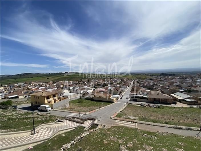 Foto f3ba7630-20e8-436f-bef7-fc181454fa5c. Terreno residencial en Íllora