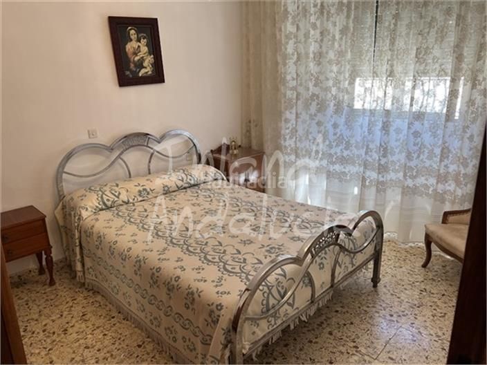 Foto decc0ca9-1ad3-4e74-b237-0d5b4680a5c3. Casa adossada a Alcalá la Real