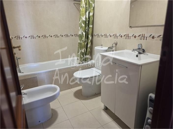 Foto 198b9734-331b-4f70-a808-71bd92074321. Apartamento en Barrio de la Vega Monachil