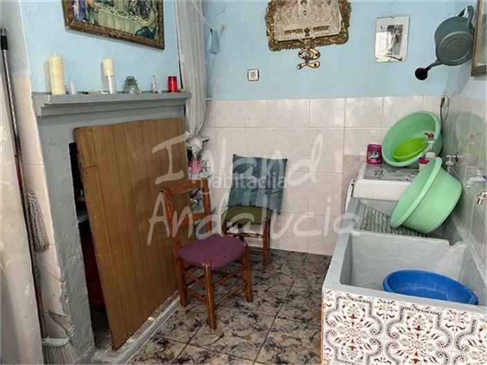 Foto d2bde1f0-c258-4c15-a791-d846883e724e. Casa adossada a Castillo de Locubín
