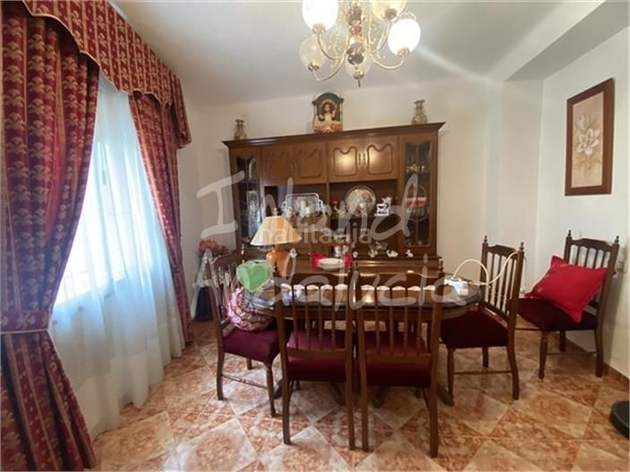 Foto 1b560d7c-3e89-4b64-bbdc-08811d371622. Casa adosada en Alcaudete