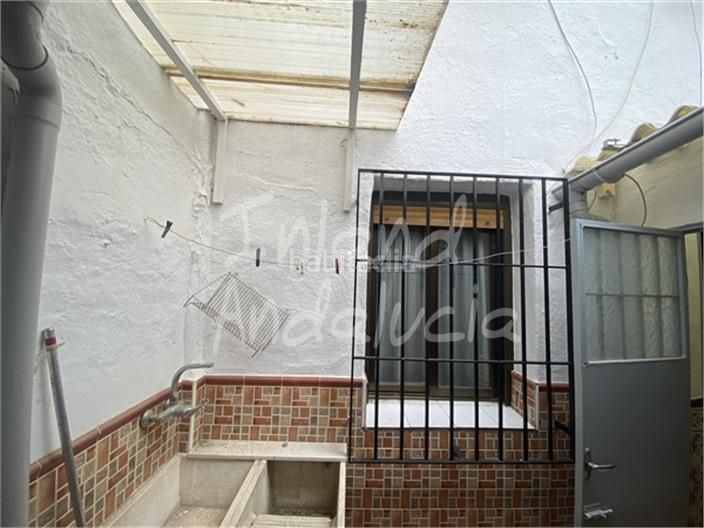 Foto 1fe7cff0-fb5b-42c6-ac74-6136109d2e1f. Casa adosada en Alcaudete